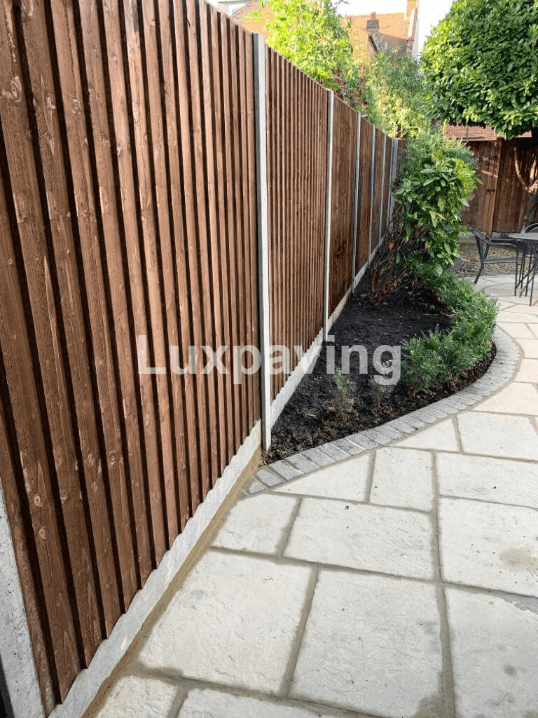 Garden fencing installation - choose from our designs & styles | Luxpaving