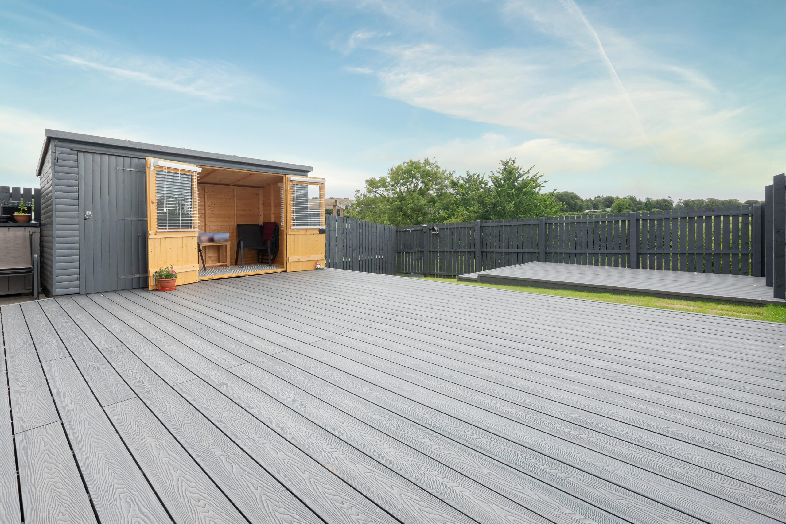 Garden Decking/Deck Installers/Decking Installation/ Deck Builders